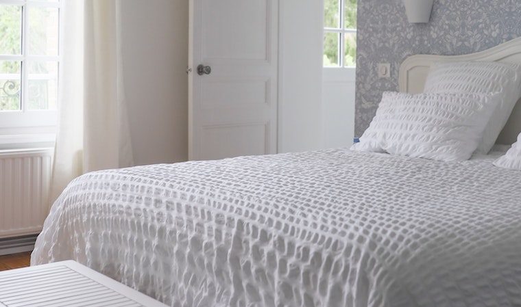 Super King Size Beds vs. King Size Beds: What's The Difference? - Amerisleep
